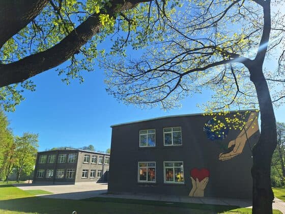 Vispārējās izglītības iestāde "Juglas Radošā Sirsniņa"